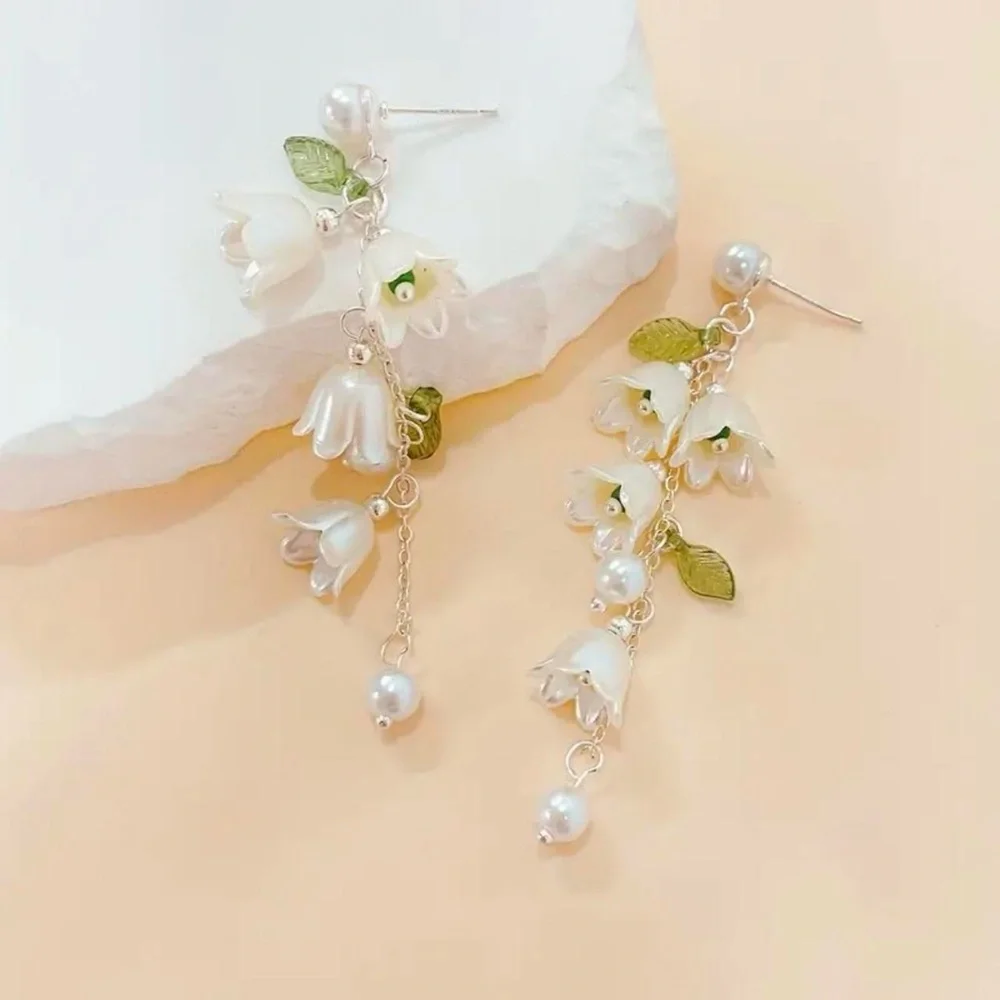 Exquisite Lily Of Valley‎ Design Earrings Elegant Style Resin Silver Plated